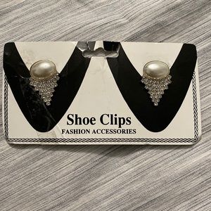 Vintage rhinestone and Pearl style shoe clips